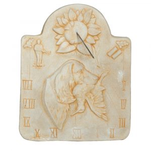 Cadran Solaire Thème Chasse en Pierre Reconstituée – Décoration de Jardin Traditionnelle