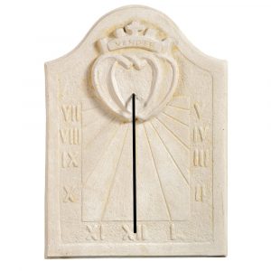 Cadran Solaire Vendéen en Pierre Reconstituée – Décoration de Jardin Historique et Symbolique