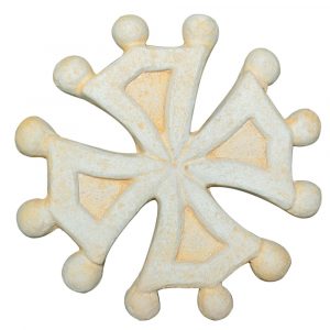 Écusson Croix Occitane en Pierre Reconstituée – Décoration Murale du Sud-Ouest pour Intérieur et Extérieur